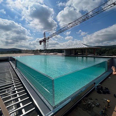 حمامات أكريليك قوية ودائمة